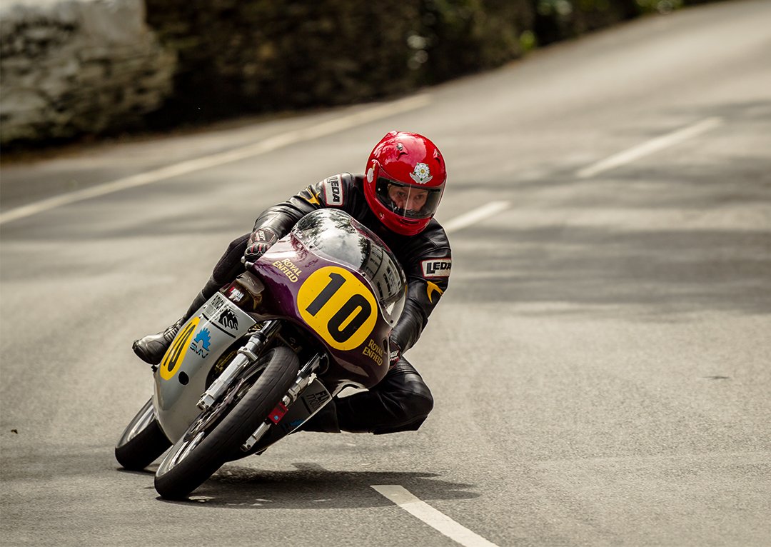 STATEMENT ISSUED ON BEHALF OF THE MANX MOTOR CYCLE CLUB

The Manx Motor Cycle Club regrets to confirm that Chris Swallow, 37, from Wellington, New Zealand died today following an accident during the Classic TT Races on the Isle of Man.

Full Statement - iomttraces.com/classic/news/r…