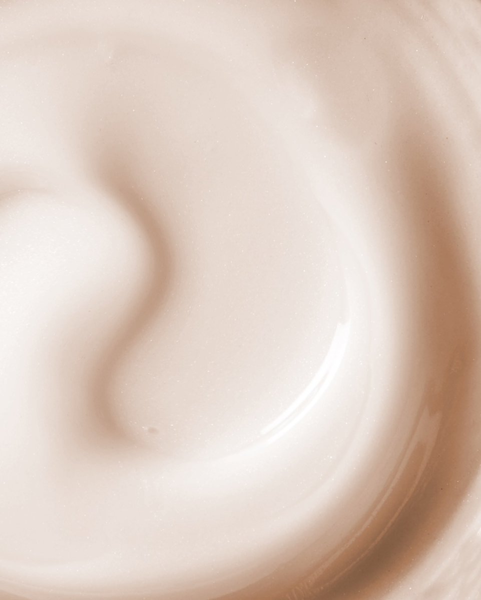 Neutrogena's tweet photo. Check out the creaminess of the #BrightBoost gel cream - boosts cell turnover by 10x for brighter, wide awake skin. 😍✨ https://t.co/PwwMlX85u3