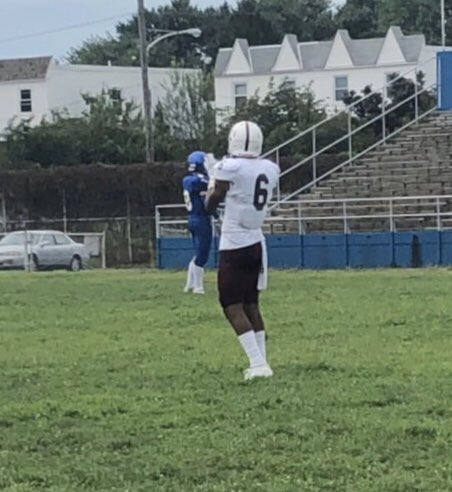 QuirJones8's tweet photo. senior szn is a go ๐ค #llswaggyโค๏ธ https://t.co/78IcKhk4hw