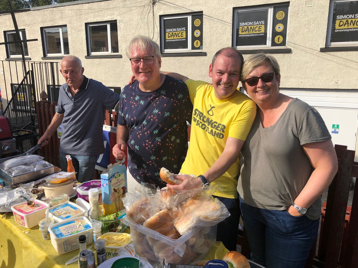joannaccherry's tweet photo. A great afternoon in the sun with activists &amp; friends of ⁦@SNP_Sighthill⁩ at our annual BBQ with huge thanks to ⁦@DavidDhenry⁩, Stewart Dredge &amp; everyone whose hard work meant such a successful event https://t.co/AMkwEhZI8S