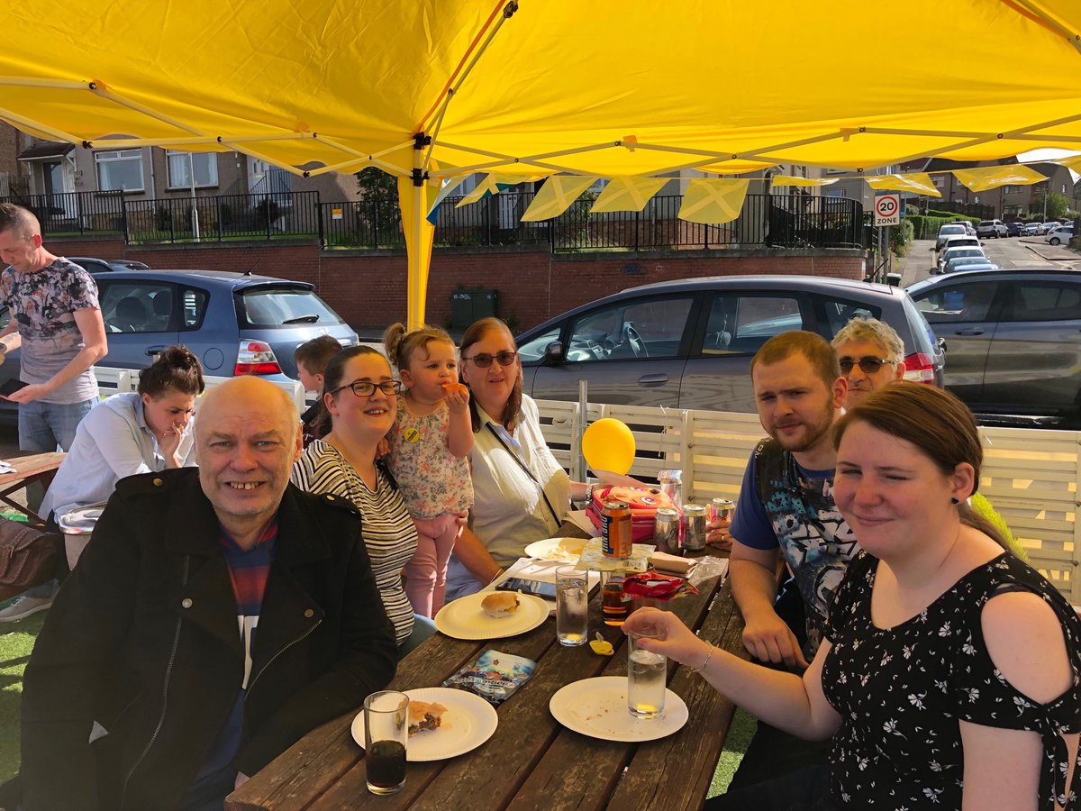 joannaccherry's tweet photo. A great afternoon in the sun with activists &amp; friends of ⁦@SNP_Sighthill⁩ at our annual BBQ with huge thanks to ⁦@DavidDhenry⁩, Stewart Dredge &amp; everyone whose hard work meant such a successful event https://t.co/AMkwEhZI8S