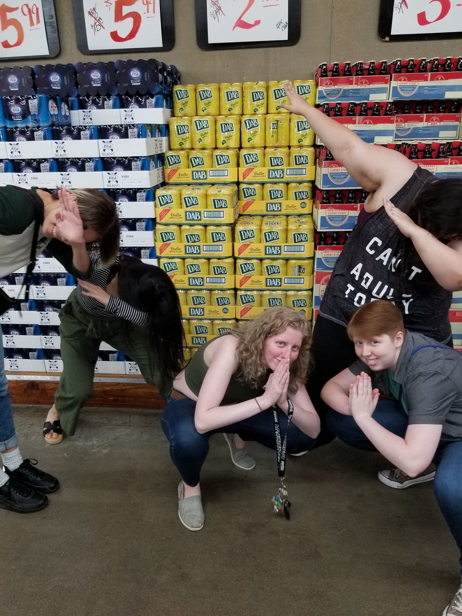 Yuhimeeee's tweet photo. I MISS MY FAMBLY SO MUCH I HAD SUCH A FUN TIME WITH THEM ft @ariririsu BC TWITTER WONT LET ME TAG YOU IN PHOTOS ;O; https://t.co/q1XpA8pV9p
