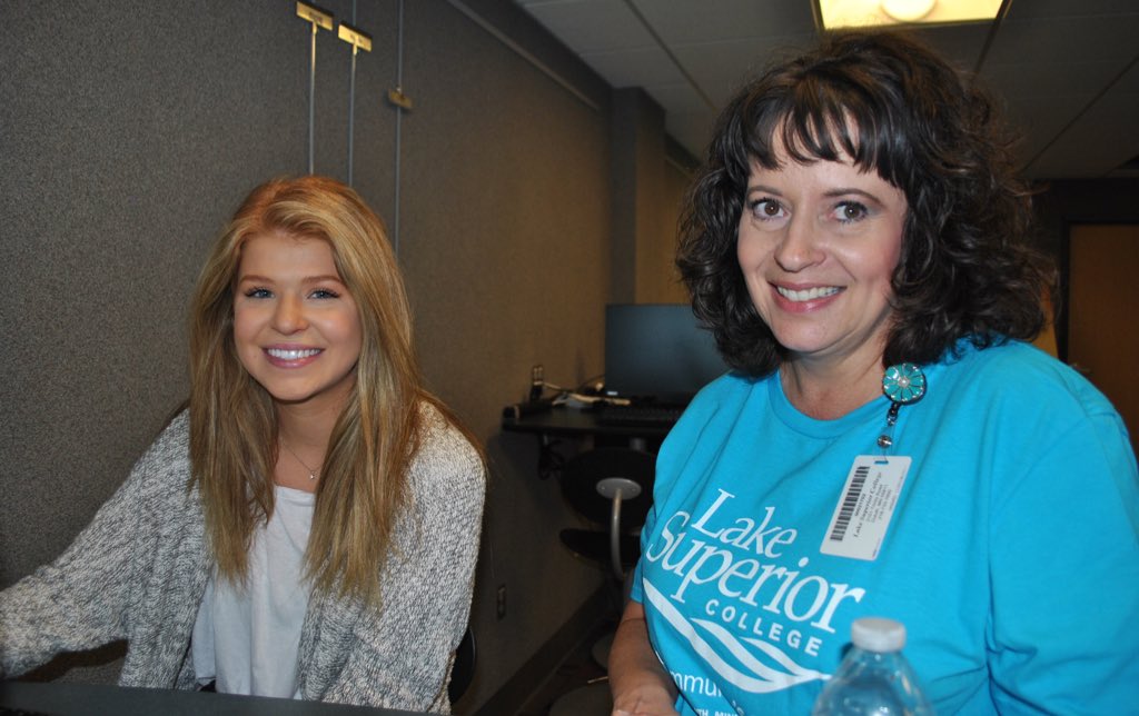 LSC_Duluth's tweet image. A big thank you to our fabulous employees who helped out at today’s Early Bird event. From President Rogers to faculty, staff and student workers, it was all hands on deck and it was a huge success thanks to all of you! #SupportingStudentSuccess #LakeSuperiorCollege