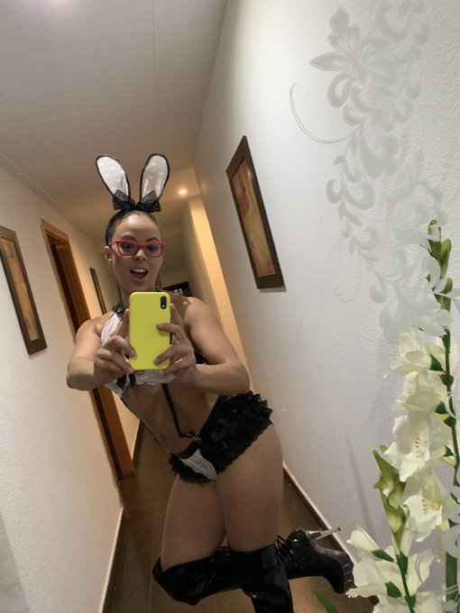 Buenas tardes 🏖feliz s&aacute;bado ☀️🦋☀️ https://t.co/faUNtVsU4H<a href="/tag/nuevafotodeperfil"class="tags"><span>#nuevafotodeperfil</span></a>