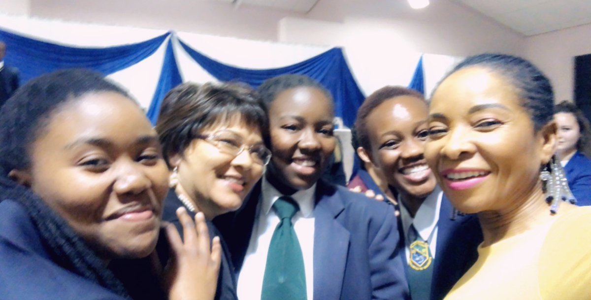 FabAcademic's tweet photo. Saturday evening with high school girls aspiring to study towards science, engineering &amp; technology. Below are girls with their teachers from Rusthof secondary, Protea heights academy, Parklands college &amp; Claremont high. #WomensMonth2019 #WomenInSTEM https://t.co/n4ZDSrk1rO