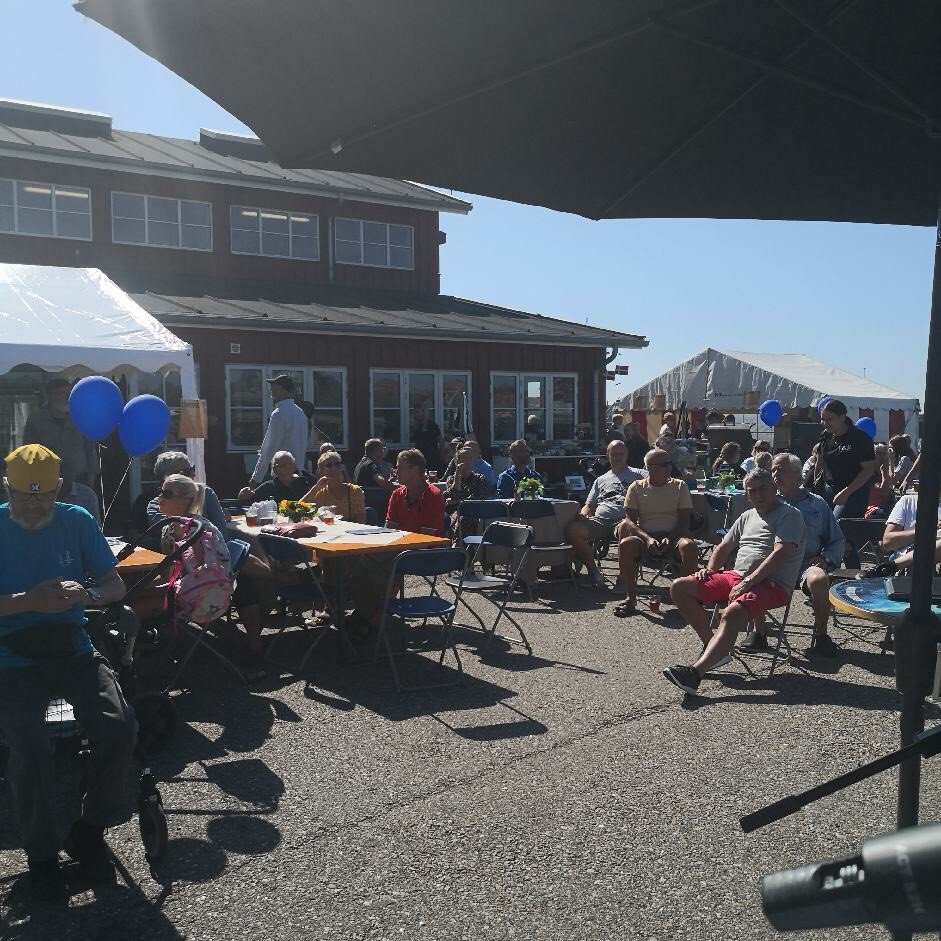 TonyChristrup's tweet image. Virkelig inspirerende debatarrangement om #havneudvikling på det #maritimefolkemøde i Korsør. #borgerinddragelse er essentiel, når vi udvikler industrihavne til boliger. Vi må aldrig glemme stedets DNA. #respektforstedet #byerforalle