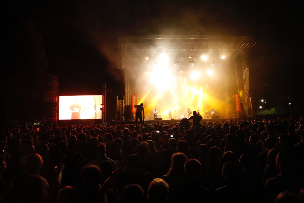 bilbao_jaiak's tweet photo. 👨‍🎤👨‍🎤 Hoy últimos conciertos de #AsteNagusia2019
📌🕛 En #Abandoibarra, a las 23:30, Ender y @esfunambulista y en el Parque Europa, a las 00:00 a darlo todo con @pedrocapo . https://t.co/uwYgp0xcgL