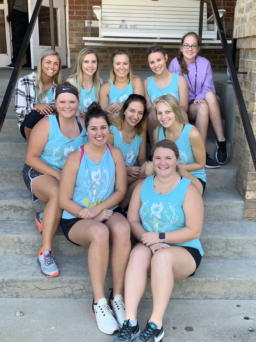 wvwcADPi's tweet photo. freshman move in day✔️
welcome class of 2023!
#wvwcgreeklife #gogreek https://t.co/osTnCthKXs