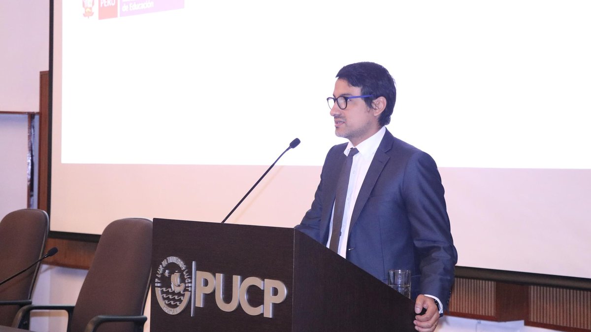 CalidadPUCP's tweet photo. El Magister Magno Ortega, Director de la Dirección de Políticas para el Desarrollo y Aseguramiento de la Calidad de la Educación Superior Universitaria del Ministerio de Educación, en nuestro Seminario de calidad educativa ISO 21001.
#CalidadEducativa #ISO21001 https://t.co/JeetqsKrKD