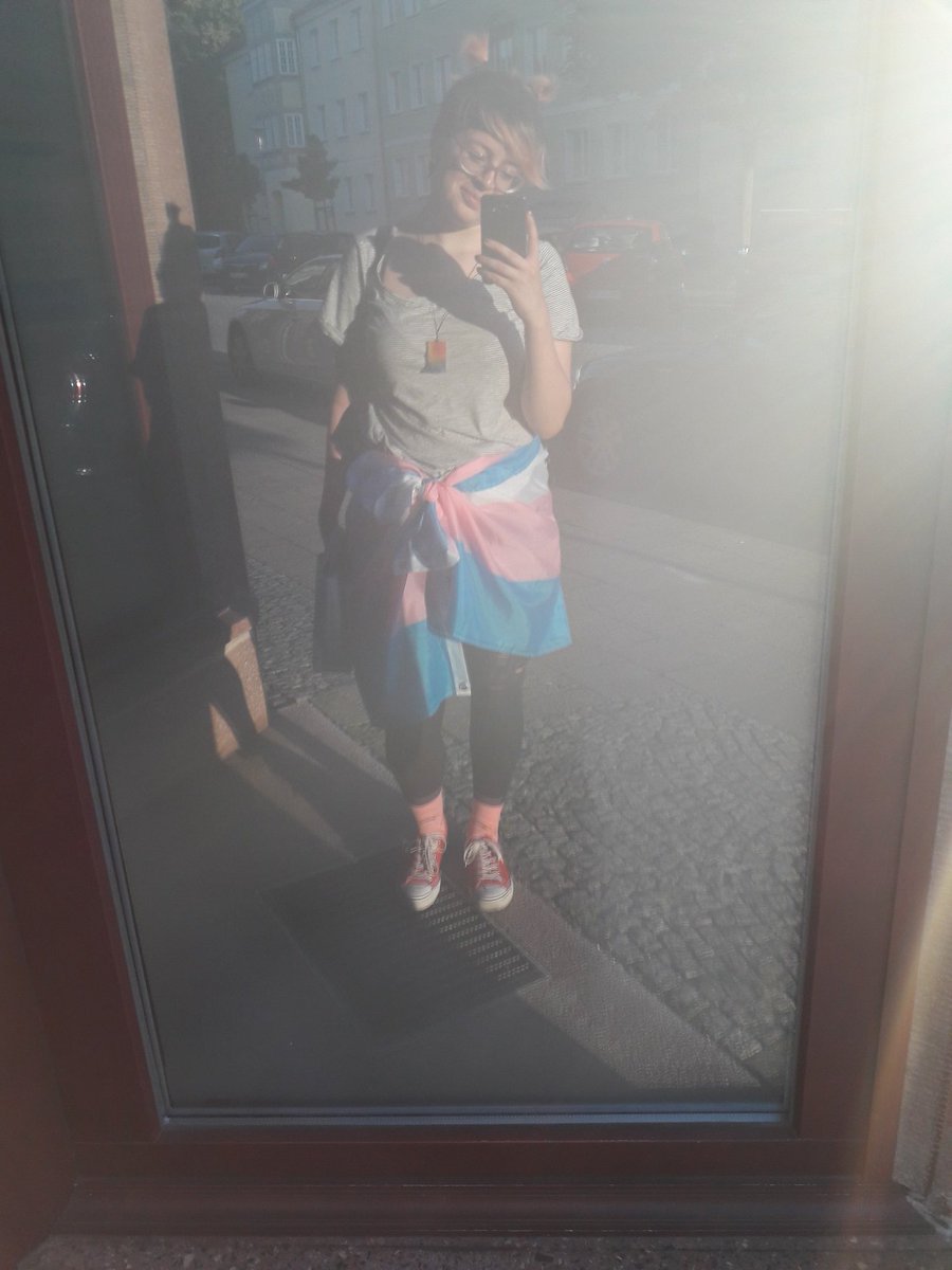 eggpaints's tweet photo. Omw home and shamelessly using windows as mirrors again. #wirsindhierwirsindqueer #csdnb https://t.co/q2k2TIGUgG