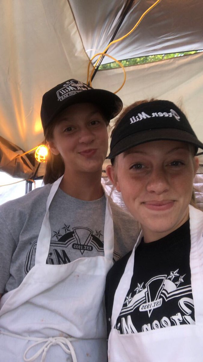Ealentz's tweet photo. @GirlsSoccerLSHS First shift at the #MNstatefair2019 at the #GreenMill 🍕Booth for #LSHSGirlsSoccer Fundraising was a smiling success! https://t.co/sMgLnisPoC