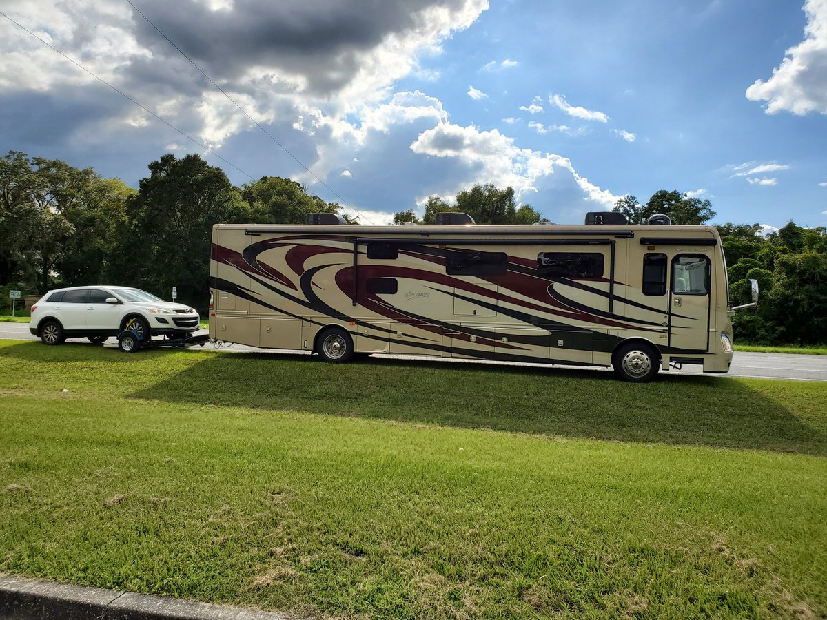 EricMichael_YT's tweet photo. This is our home for the next 2 weeks. https://t.co/xpb3XD2y5C