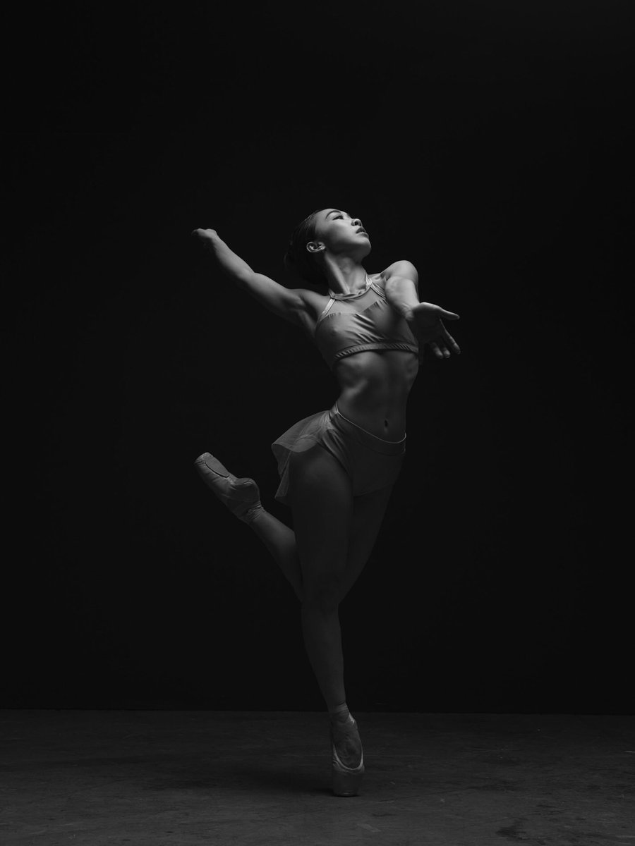 studiosashakane's tweet photo. Chiaroscuro with the amazing Yuiko Masukawa.

#ballet #balletphotography #hasselblad https://t.co/MISePJRy0k