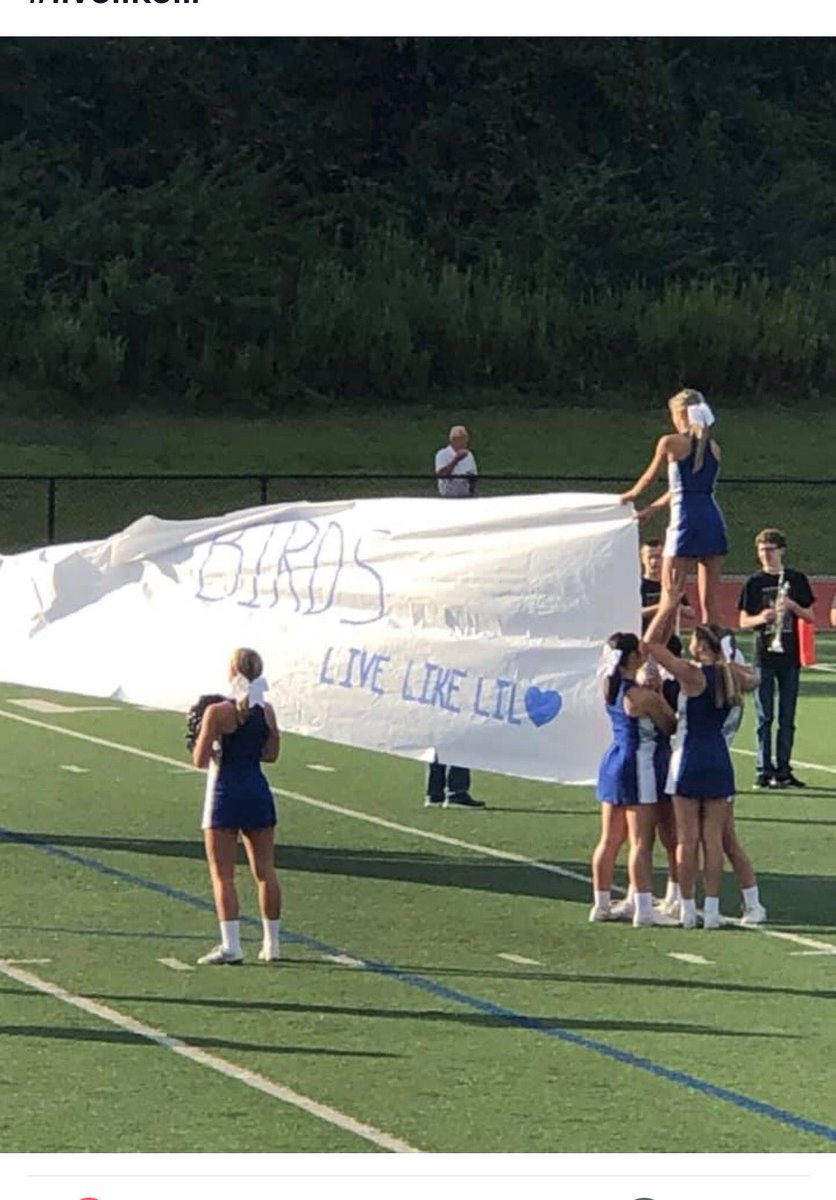HHSCheerleadin1's tweet photo. Congratulations to @HighlandsFB on the Victory over Scott! We enjoyed cheering you on and look forward to next week! Also, thank you to @scott_cheer for remembering our sweet Lilliana last night! 💙🐦🏈📣! @fthhsathletics https://t.co/HcBjNOQTGQ