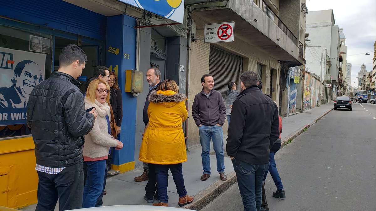 jorgegandini's tweet photo. En la Ciudad Vieja, en la sede de la Lista Departamental @Lista11M, junto a @mendizabal_393 y los compañeros que tanto trabajaron en las internas y ya están actuando rumbo a las #EleccionesNacionales. Compartimos una rica mesa y pautas para la militancia en esta etapa. #EsAhora https://t.co/MnIbBbWj2i