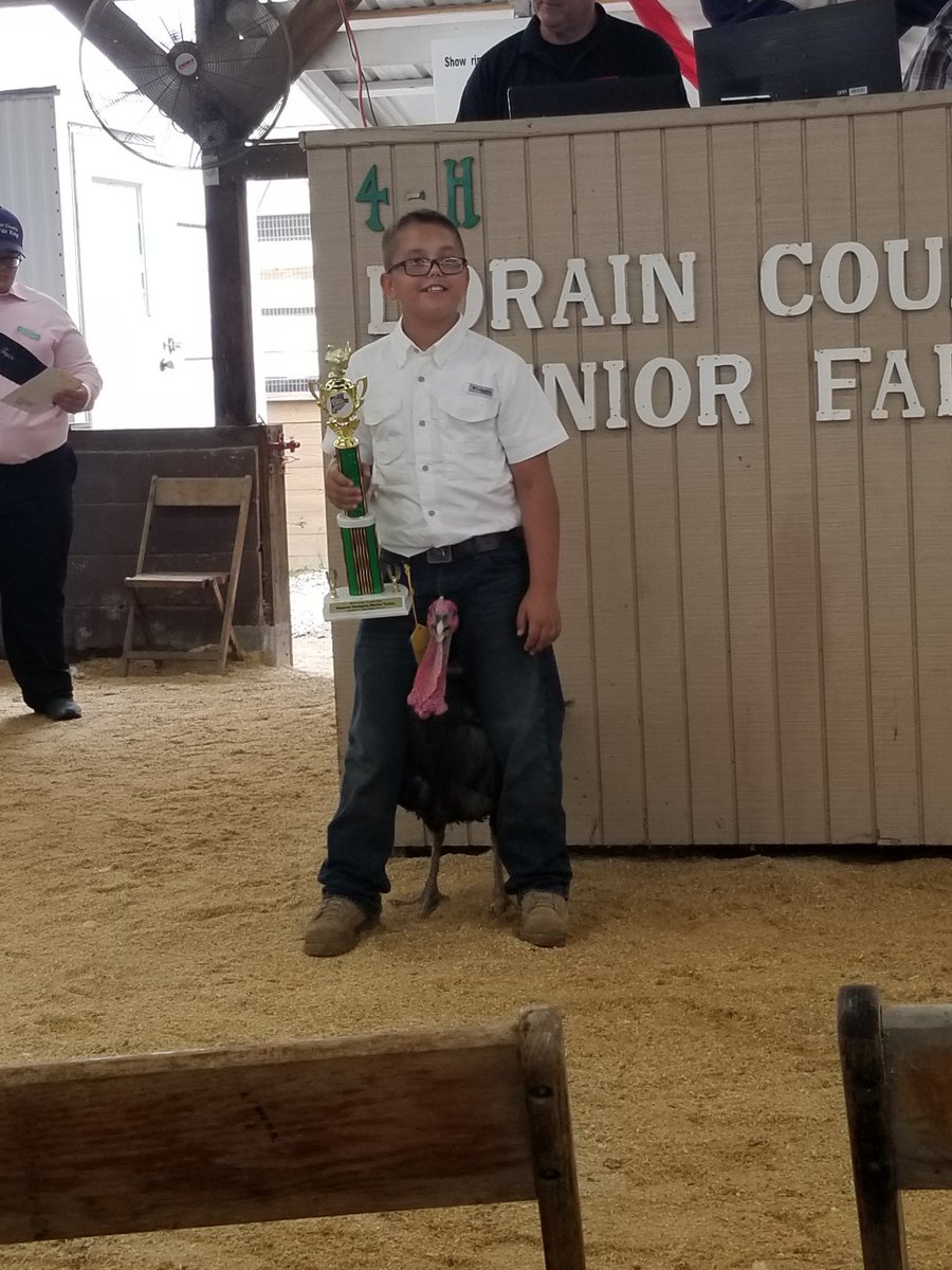 MeyerHatchery's tweet photo. We had a great time supporting some of our hard-working, local 4h kids at the Lorain County Junior Fair Poultry Auction #4h #support4h #poultry #chickens #turkeys #farm #ag #agriculure #meyerhatchery https://t.co/iN6anMPYaN