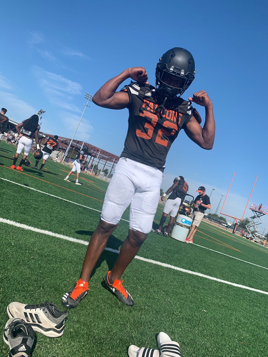 savaggeee30's tweet photo. 32 on my chest I feel like Tyrann Mathieu😈 https://t.co/nU7Wf5QCxa
