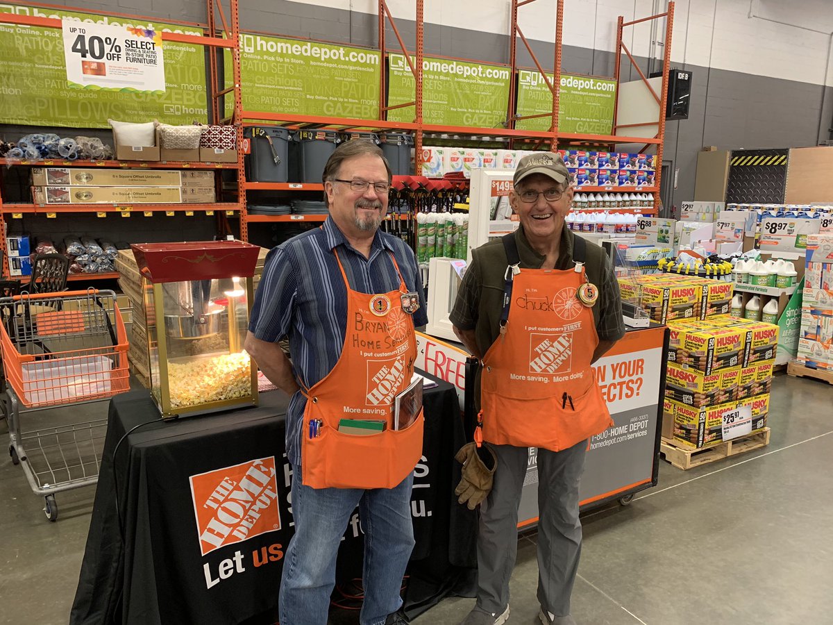 Driving leads with a smile!  <a href="/AimeeWang13/">Aimee Wang</a> @HDJimCook @MASMmatt <a href="/Zach_B_Curtis/">Zachary Curtis</a> <a href="/taelyloynd/">Taely Loynd</a>