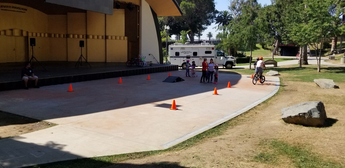LAPDALopez's tweet image. What a great event, bike helmets and riding lessons to our children, thank you to  @LAPDRampart Officer Nguyen for your coordination, @LAPD_Cadets @VisionZeroLA #safemoves #saferoutestoschool @macarthurparkLA @LAPD_CTD #CommunityEngagement @LAPDHQ