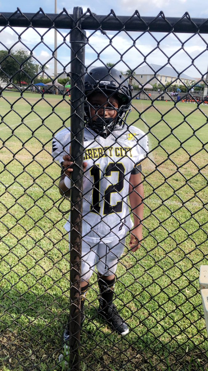 _thaQueenn's tweet photo. thank God for you..💛🖤💪🏽 Game 2, Good win Son son, Keep pushing, you got the Faith🏈 
#inYouITrust💛🖤🏈1️⃣2️⃣ FBMommyiana🥰 https://t.co/0phrbtaVlD