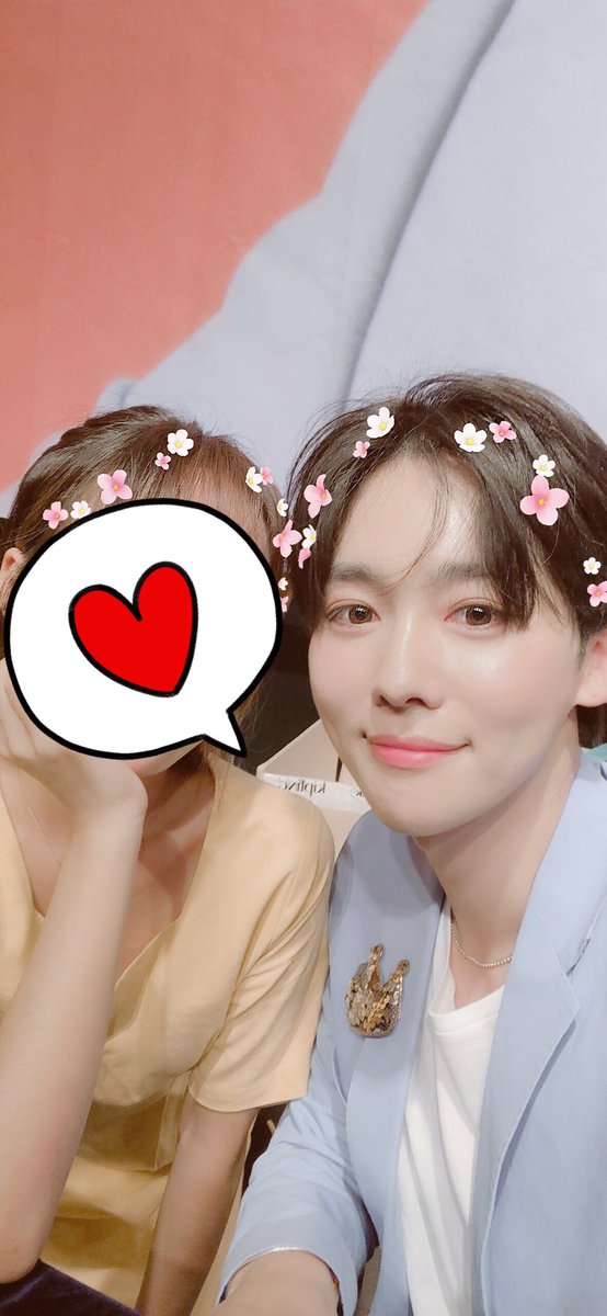 loveme0910's tweet photo. 처음가는 팬싸 너무떨려서 들고있는 핸드폰이 진동모드인가 햇네
이 얼굴보고 눈물 뚝뚝흘렷다는 쪽팔리게
울지만 안는다 그랫는데 바보같이 
진짜 고맙다는 말만 듣고 온듯
태여나줘서 감사 합니다 햇더니 호탕하게 웃으시던 김따숩님 (다양한걸 원한 다니까)
EVERYDAY HEYDAY 해요 김지누 https://t.co/dFYAxdfock