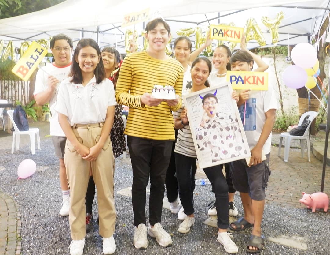 PakinballFamily's tweet photo. เป็นวันที่มีความสุข และ ความทรงจำที่ดีอีกวันหนึ่งเลย ขอบคุณทุกคนที่มาด้วยนะ มันสนุกมาก ผิดพลาดประการใดขออภัยไว้ด้วยนะ รักทุกคนมาก ๆ แล้วไว้เจอกันอีกโอกาสหน้า 💖💖💖 @pakinball 
#pakinball1stbirthdayparty
#pakinball 
#Pakinball_Family⚽️
#ท่านขุนภาคิน 
#ตำหนักของท่านขุน https://t.co/J4RZ8TpKaC