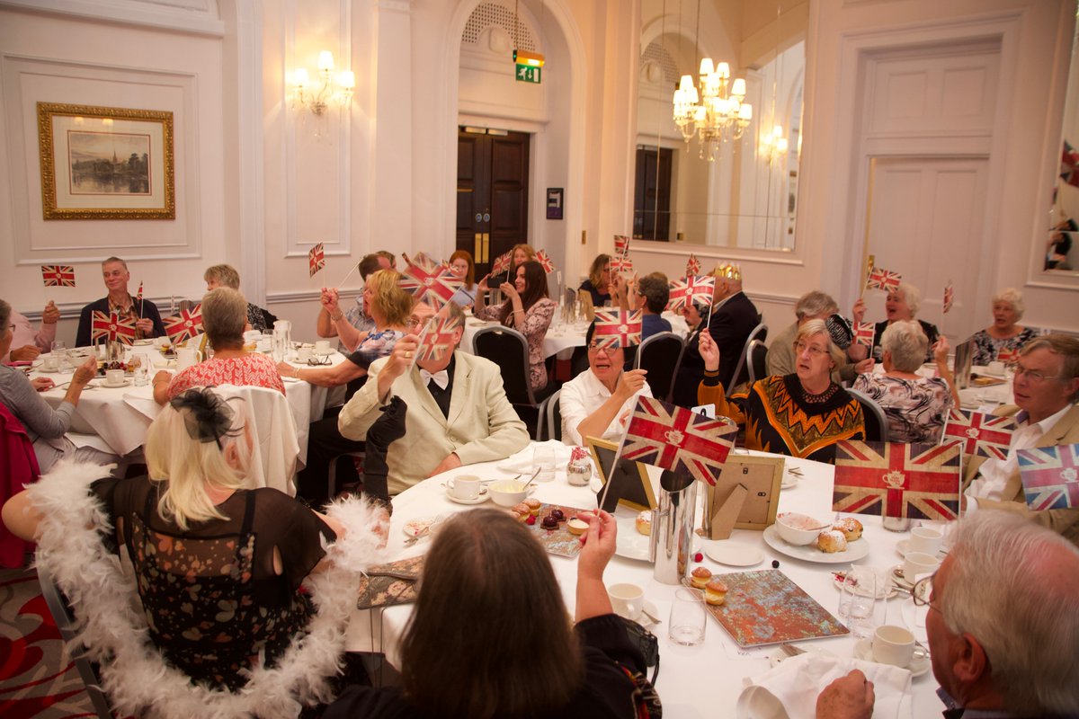 A Right Royale Tea tweet media