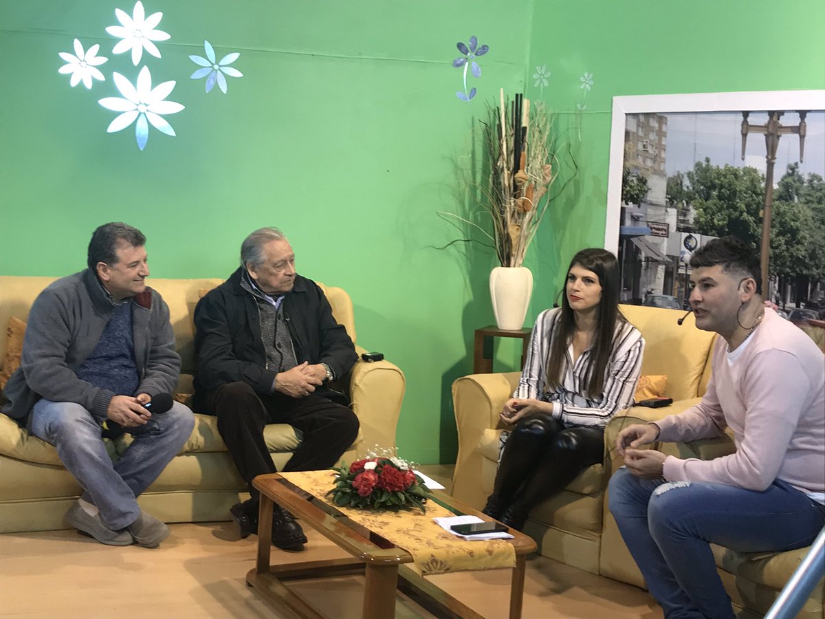 TortorellaMarce's tweet photo. Ahora en vive la vida !  #loquenosune #esahora @LuisLacallePou  @SenJavierGarcia @adelgado404 @HenningEstefany https://t.co/IxqkhGBzrH