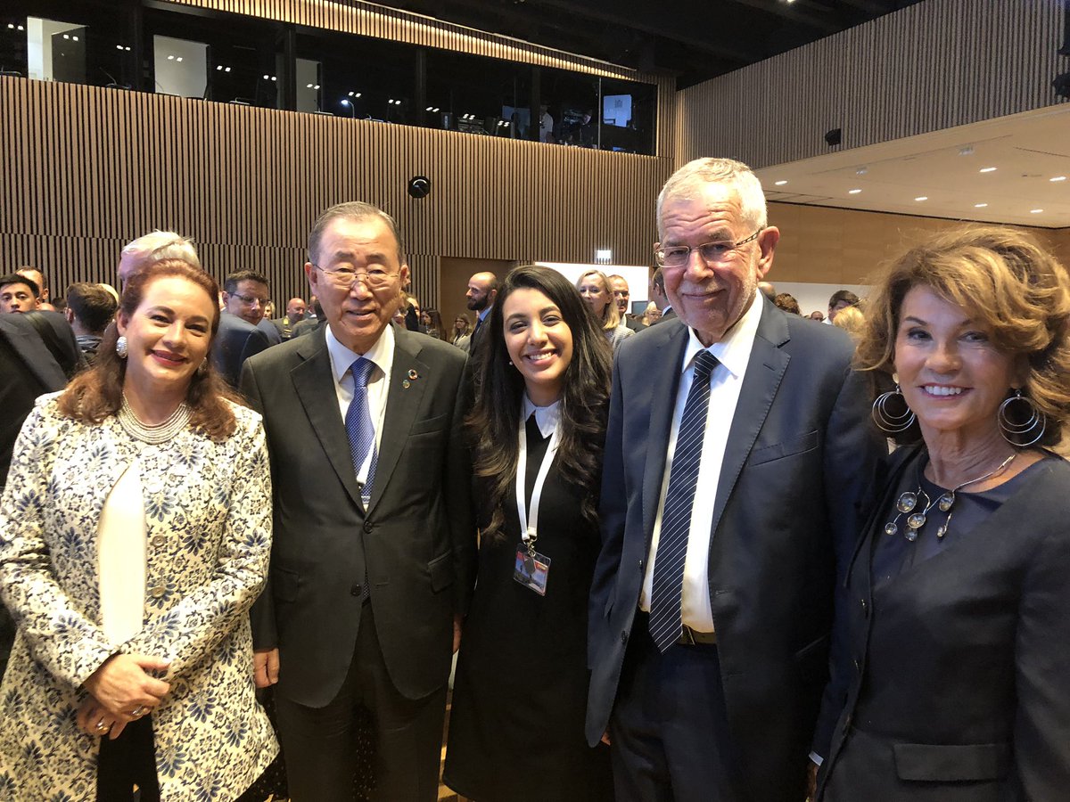 chaimae_bj's tweet photo. Inspiration in a nutshell.
- Maria Espinoza - @UN_PGA
- @BanKimoon_amdg - @bankimooncentre
- @vanderbellen - President of Austria 
- Brigitte Bierlein - Chancellor of Austria
#EFA2019 #inspiration https://t.co/461ydpuuGj