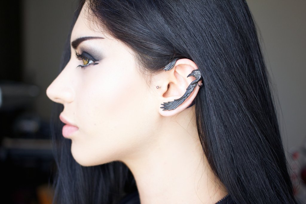 Raven Ear-Wing beautifully modelled by @mahafsoun]
BUY ONLINE NOW: alchemyengland.com ✨  | 🔎: E355
We ship Worldwide 🌏