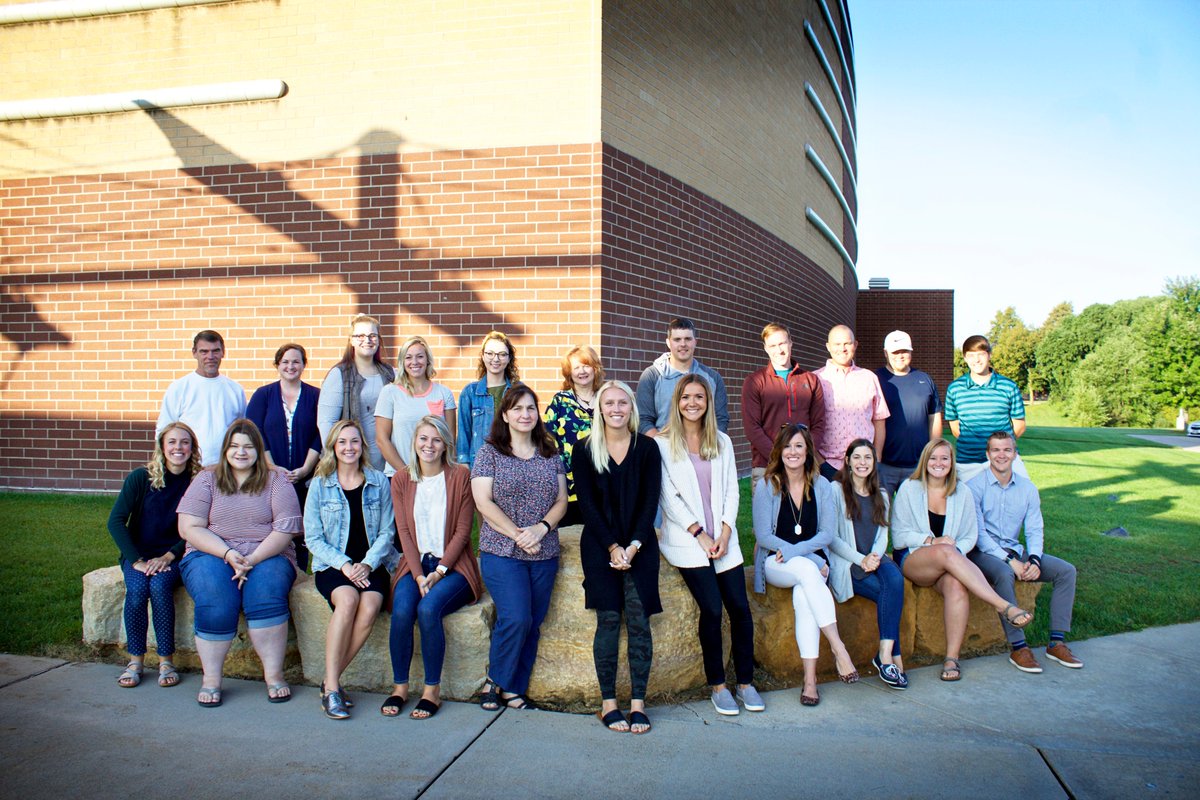 ISD717's tweet photo. WELCOME TO JORDAN! #NewStaff arrived on Friday! Join us in wishing all a #LoveMaroonLiveGold welcome! ❤️💛 #readyforthenewyear https://t.co/1Vuhl7PzCs