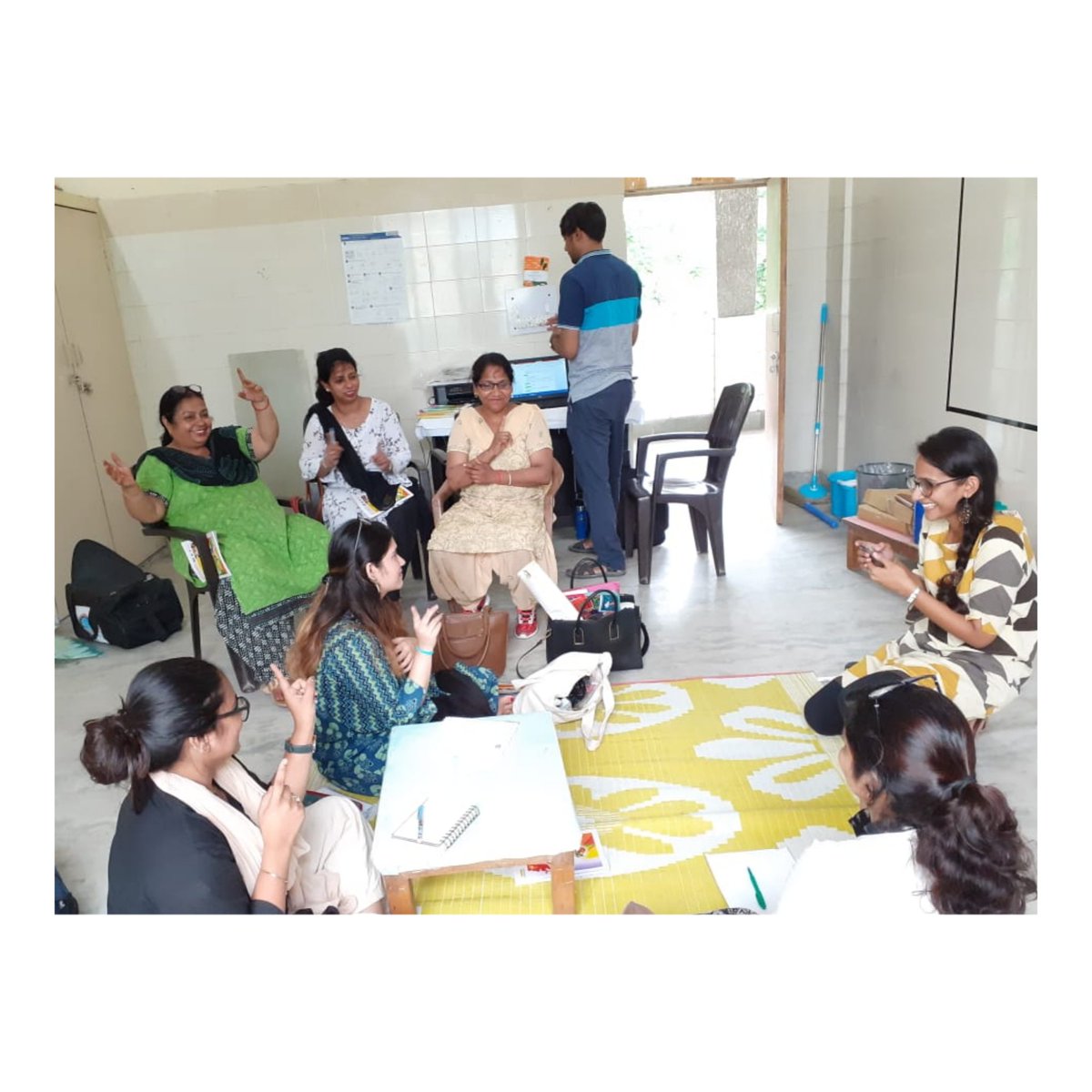 sefconnect's tweet image. Facilitating our first #jollyphonics workshop in Simple School Pushp Vihar. From practicing blending to identifying student practice materials, our government teachers were excited to learn new techniques for their classrooms. 

#KeepitSimple #PathtoTransformation