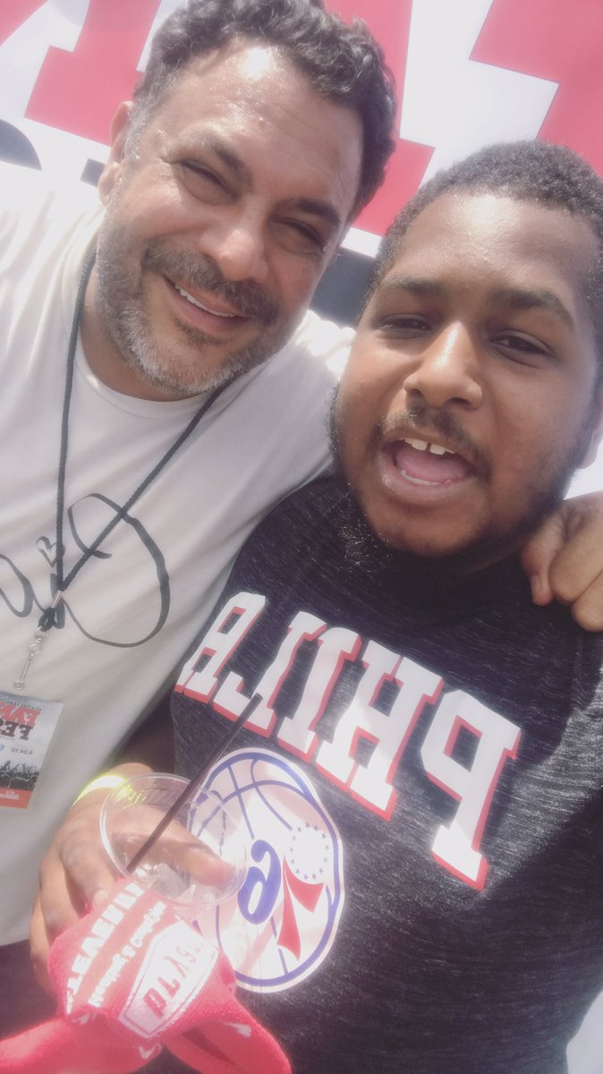 myki_e's tweet image. #975fanfest @975TheFanatic