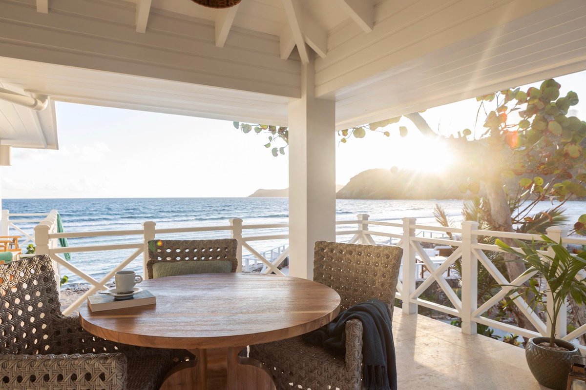 Tag someone you’d love to share this view with 🏝️💙