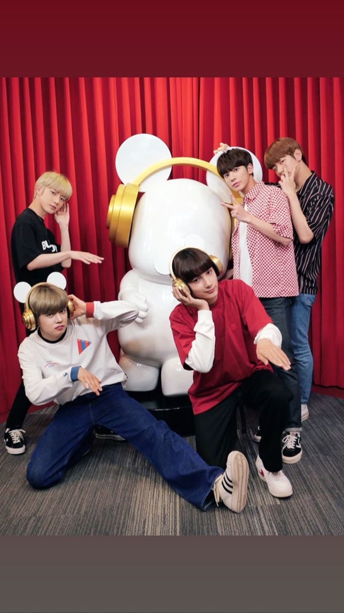 TXTITALY's tweet photo. [INSTAGRAM] 240819

📷 Contenuti postati nelle storie Instagram del profilo Ufficiale dei @TXT_members

30.05.19 TXT a LA:
//Intervista Radio Disney
//#AskTXT alla sede di Twitter di Los Angeles

[1/3] https://t.co/Gti6th6DVX
