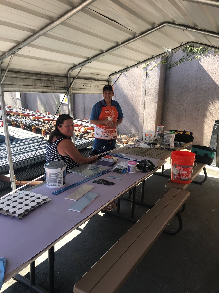 Mitch at it again! DIY backsplash install! ⁦⁦<a href="/jmiahsmith/">Jeremiah Smith</a>⁩ ⁦<a href="/Follow_Jay_/">Jay</a>⁩ ⁦<a href="/JakeCrailTHD/">Jake Crail</a>⁩ #Home Depot 1379