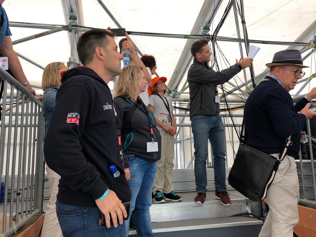 Am @ESAF2019Zug durfte ich im Rahmen der #hallosrf-Produktionsführungen interessierte Gäste über das eindrückliche Gelände in #Zug führen. 😄 Was für eine spannnende Aufgabe! #srf #srfschwingen #backstage