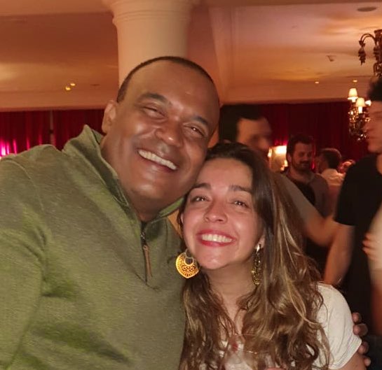leroyhusband's tweet photo. El premio a la mejor sonrisa del #GoingBeyondBA, va para @CaroDela .
#OneTeam https://t.co/hMbd82bUzX