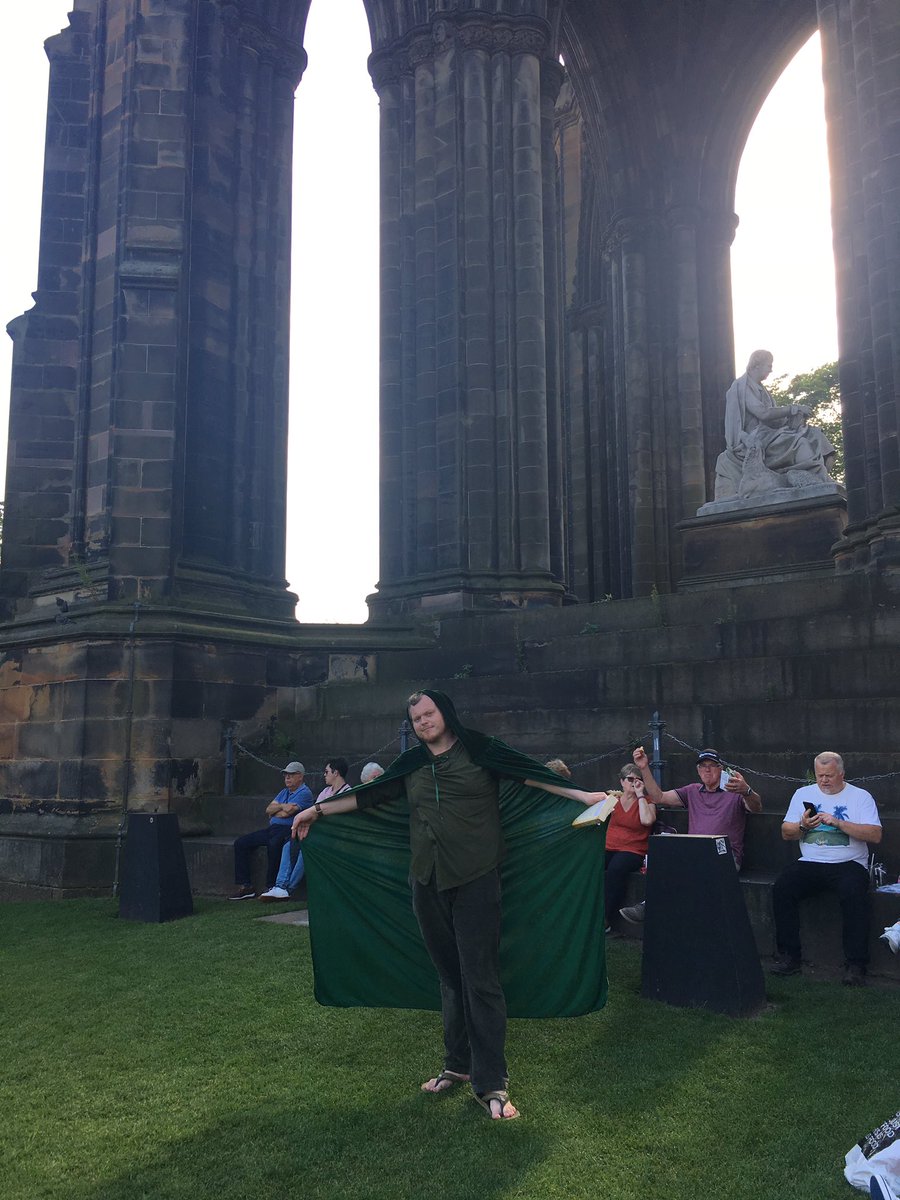 Commiserations to everybody who missed our open air #edinburghfringe2019 show this afternoon. 🐉📚🏴󠁧󠁢󠁳󠁣󠁴󠁿