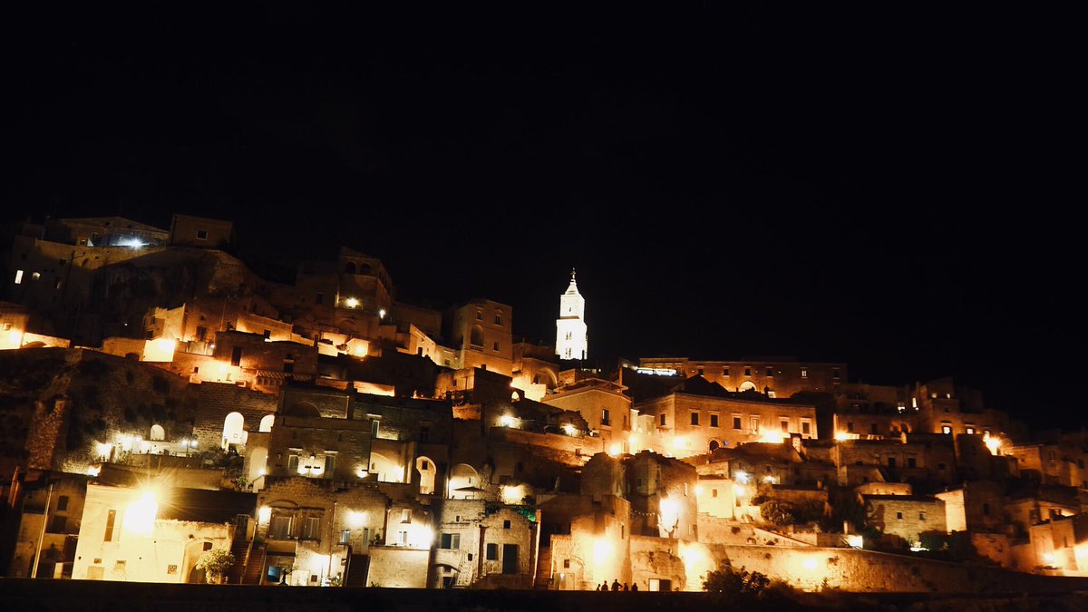 Matera by night 🌚 Bye bye 👋 
.
.
.
#photography #matera #matera2019 #materainside #basilicata #basilicataturistica #volgomatera #igersmatera #yallersmatera #night #travel