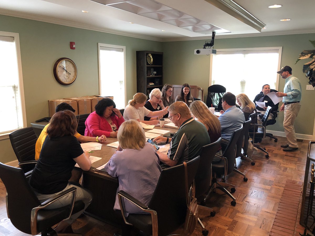 drwillsmallwood's tweet photo. Pleased to host a fantastic and engaged group of @obunews Alumni Board Members at the Sara Lou and Bob Cargill Alumni Center on #BisonHill. I am grateful for their passion and willingness to serve their Alma mater and fellow alumni. #BisonStandard https://t.co/VMnh9VpA18
