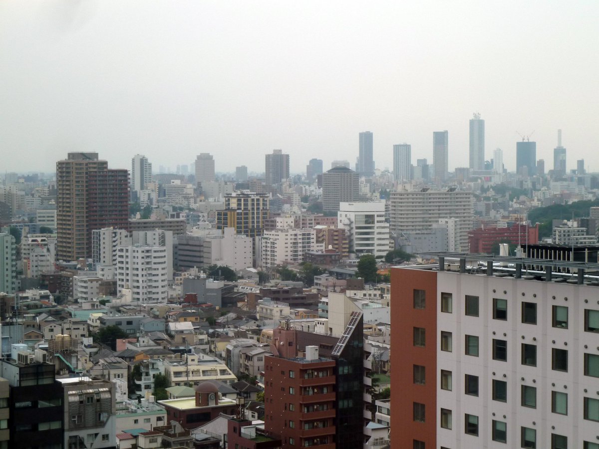 2019.7> Lookout from 13F of the Medical Building, #HongoCampus, #TheUniversityofTokyo.
#東京大学、#本郷キャンパス、医学部教育研究棟13階からの眺め。