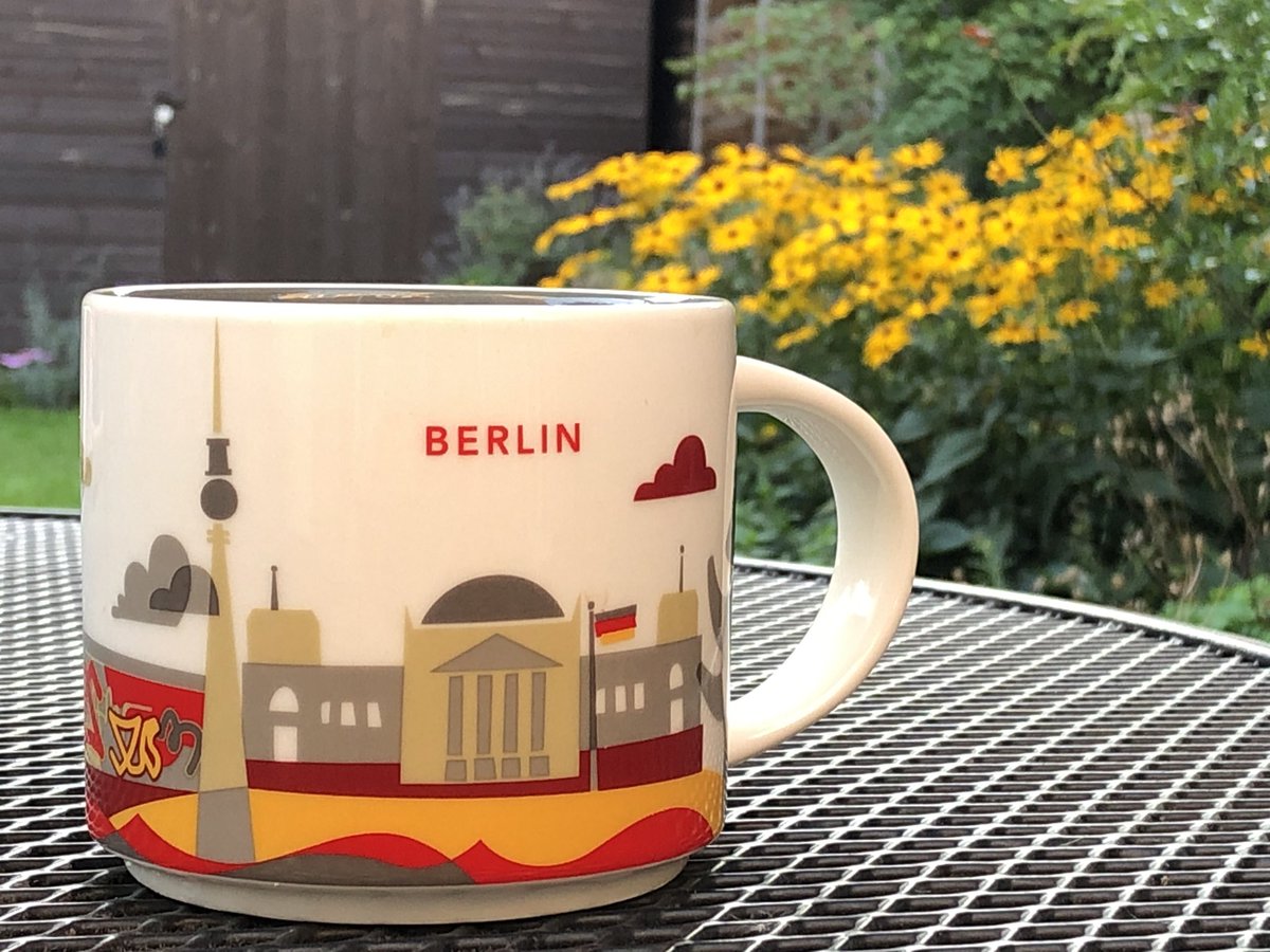 Dammo's tweet photo. Back home #knowle drinking #coffee @ADEEorg #adee2019 #garden #warm #evening @Starbucks #berlin #reflecting #great #memories @CTOLEARN https://t.co/yAFJ1dxXAW