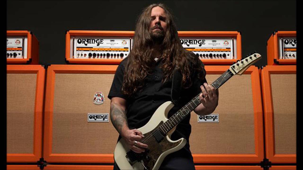 Happy birthday to Andreas Kisser of Sepultura. 
