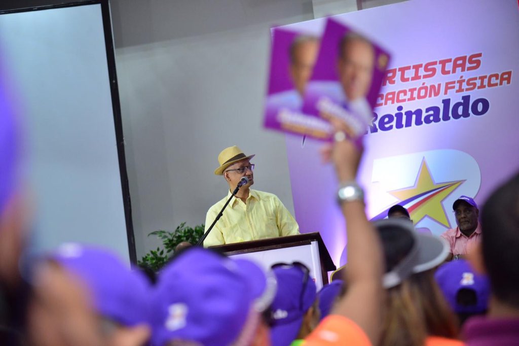 reinaldistasrd's tweet photo. El precandidato presidencial por el @pldenlinea @reinaldoparedp manifestó este sábado que la práctica y fomento de los deportes y la educación física son vitales para impulsar cualquier proyecto de desarrollo que se proponga llevar a cabo en nuestro país. #reinaldoesdeporte https://t.co/SADWXWIziB