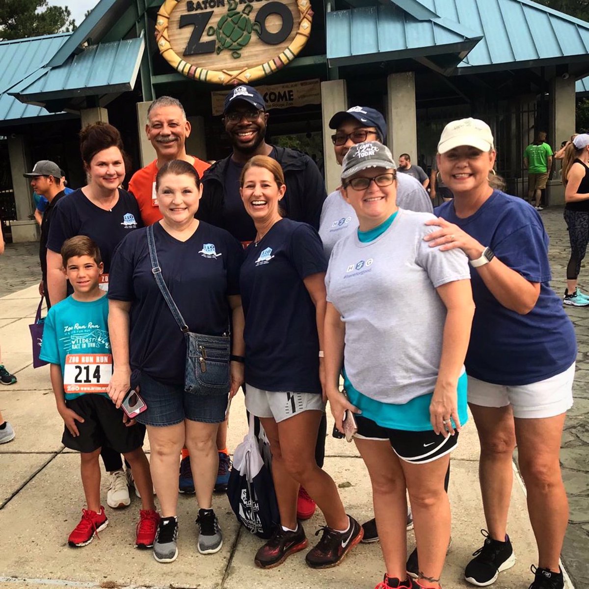 NOLALendingGrp's tweet photo. The Baton Rouge #NOLALendingFam representing at the @BatonRougeZoo #zoorunrun 🏃♂️🏃♀️🦓 https://t.co/qAm0u2ZO2E