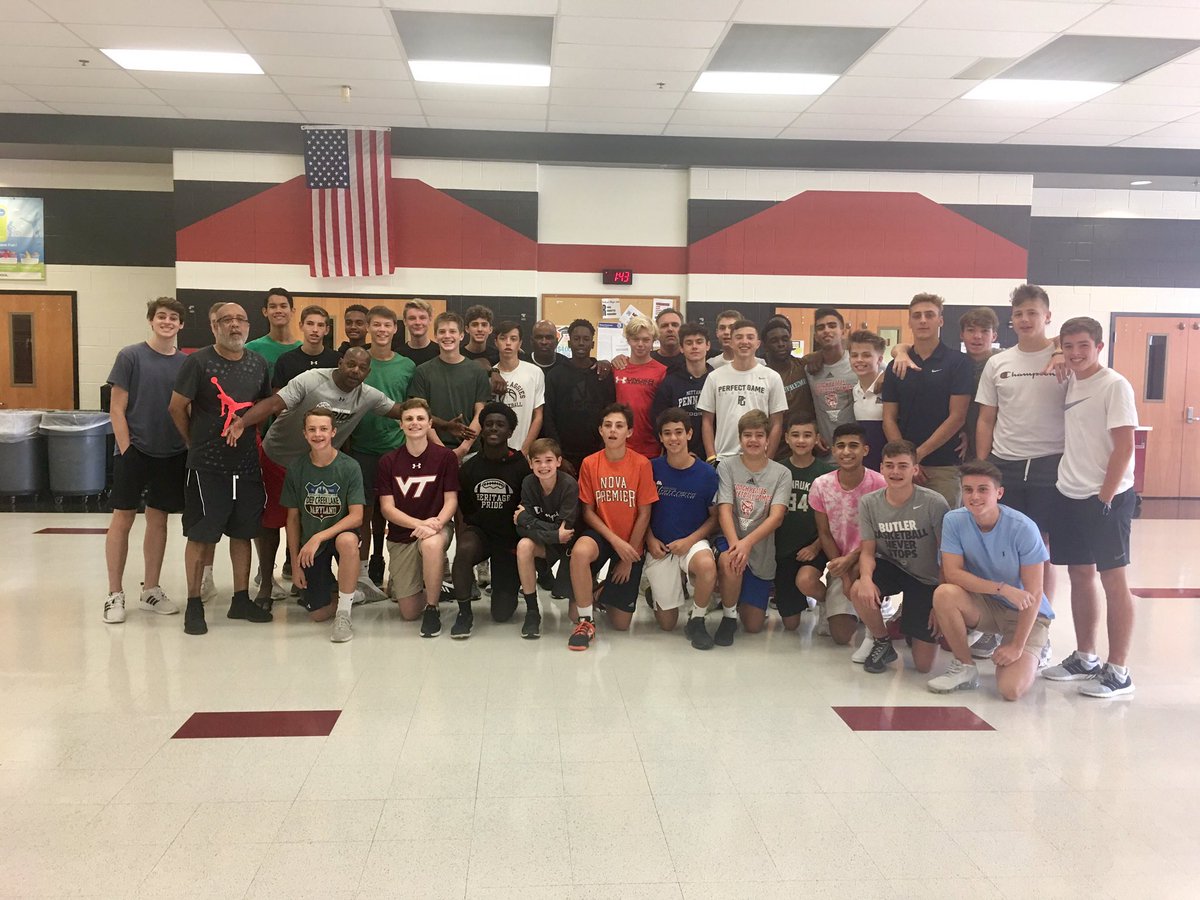 HHSPrideBoysBB's tweet photo. Families that break bread together, win together. All in. #fallpotluck https://t.co/dNREAn8aQT