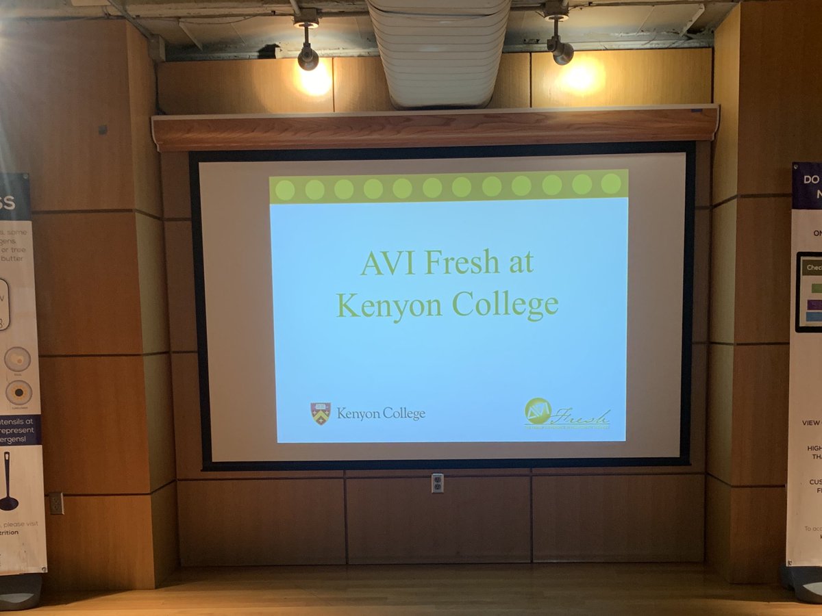 PeirceDining's tweet photo. All set in the Pub for family orientation, we even have walk in music playing for the best atmosphere on campus because everyone loves food! #avi #avifresh #avifoodsystems https://t.co/mVyEbkF0yr