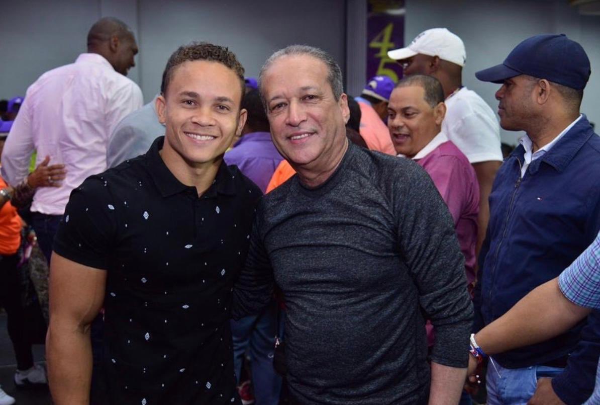 propagandarein2's tweet photo. #ReinaldoEsDeporte nuestro próximo presidente https://t.co/vbqP39Vn3K