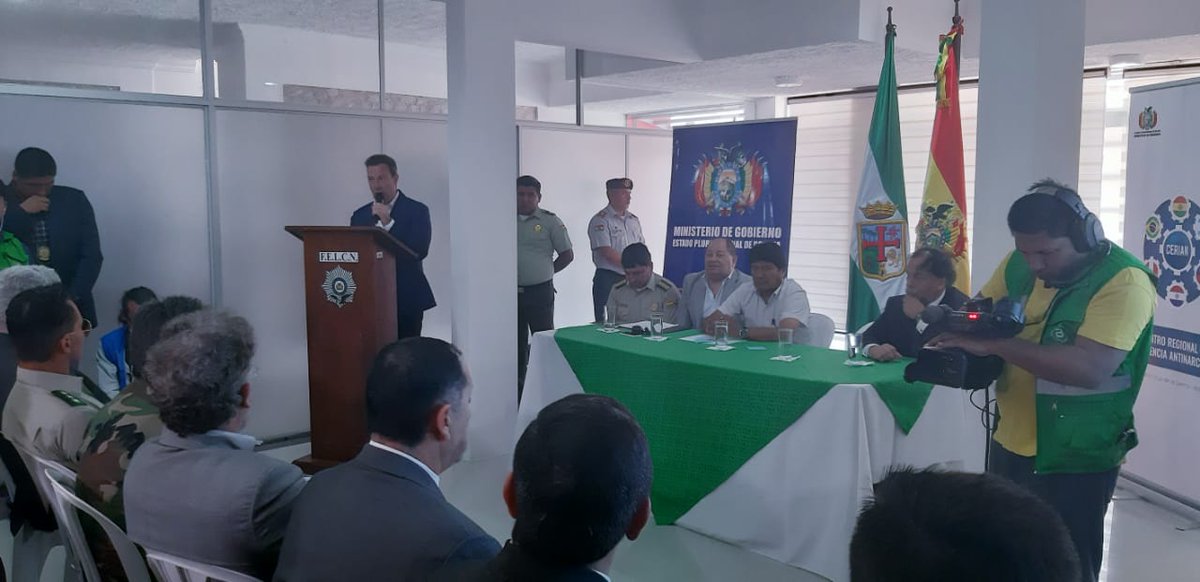 UNODCBolivia's tweet photo. #Bolivia El presidente @evoespueblo inauguró en #SantaCruz la nueva infraestructura del Centro Regional de Inteligencia Antinarcóticos #Cerian. Unidos contra el narcotráfico: 🇧🇴 Bolivia, 🇦🇷 Argentina, 🇧🇷 Brasil, 🇨🇱 Chile, 🇵🇾 Paraguay y 🇵🇪 Perú, con apoyo de @UNODCBolivia @UNODC https://t.co/fFhhveIIkR